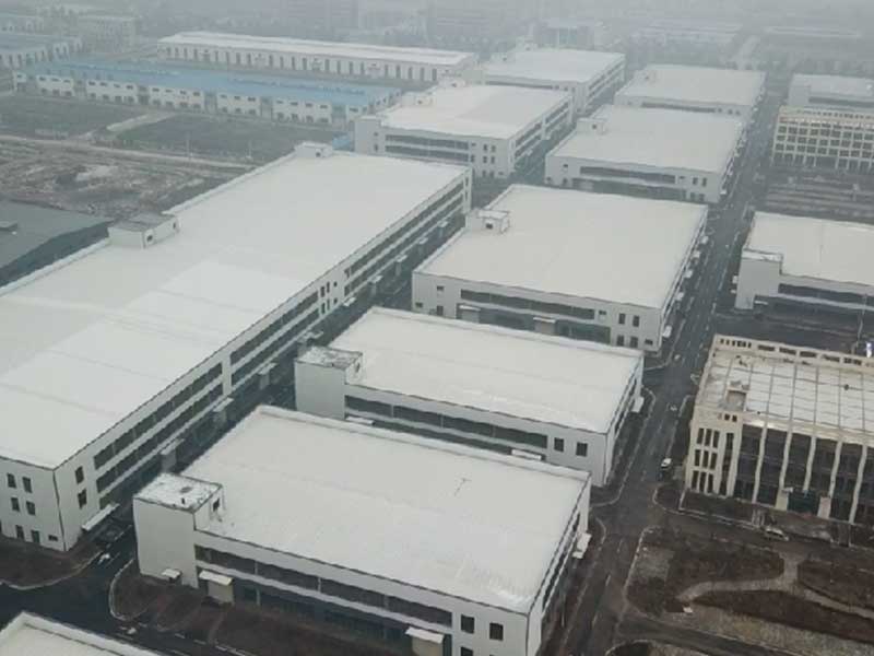 Нефтяные гиганты будут резко сократить зарубежные планы роста, поскольку цены на нефть продолжают падение